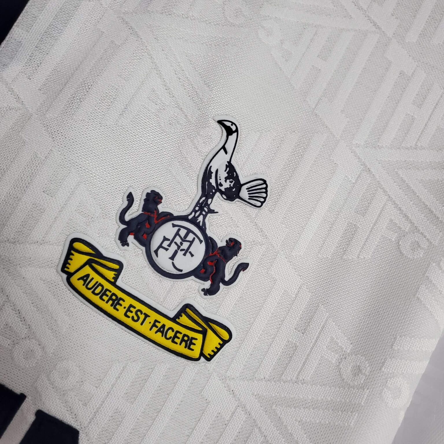 The Retro Kit | Tottenham Hotspur 1992/1993 Home Kit