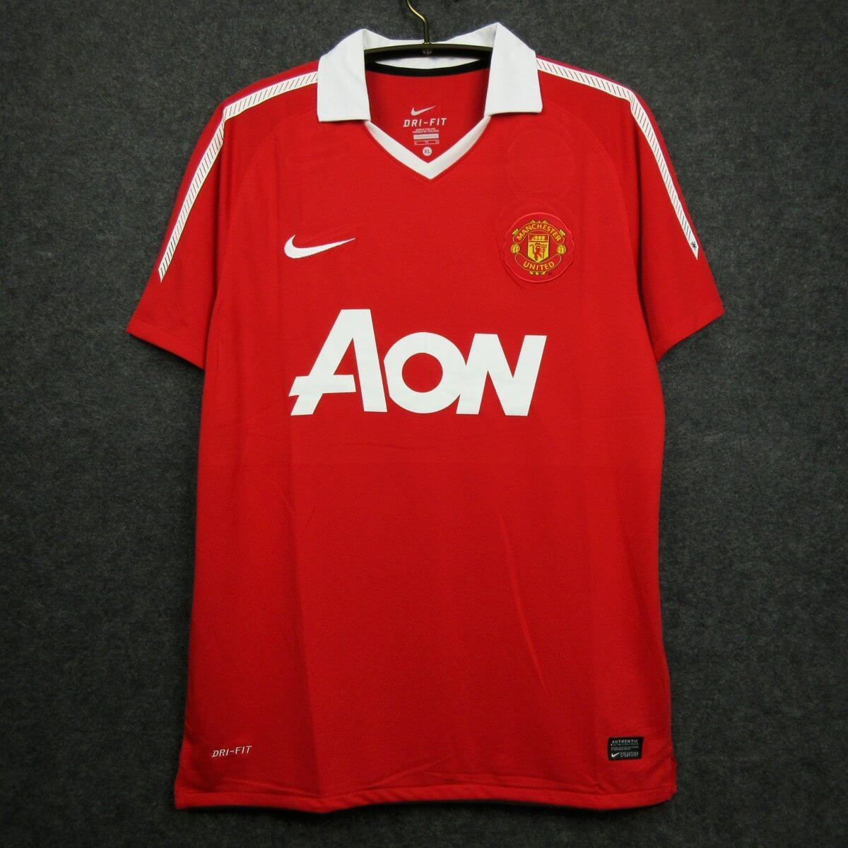 Купить футболку манчестер. Футболка Манчестер Юнайтед 2012. 2 Футболка Манчестер Юнайтед 12/13. Ретро футболка Манчестер Юнайтед.