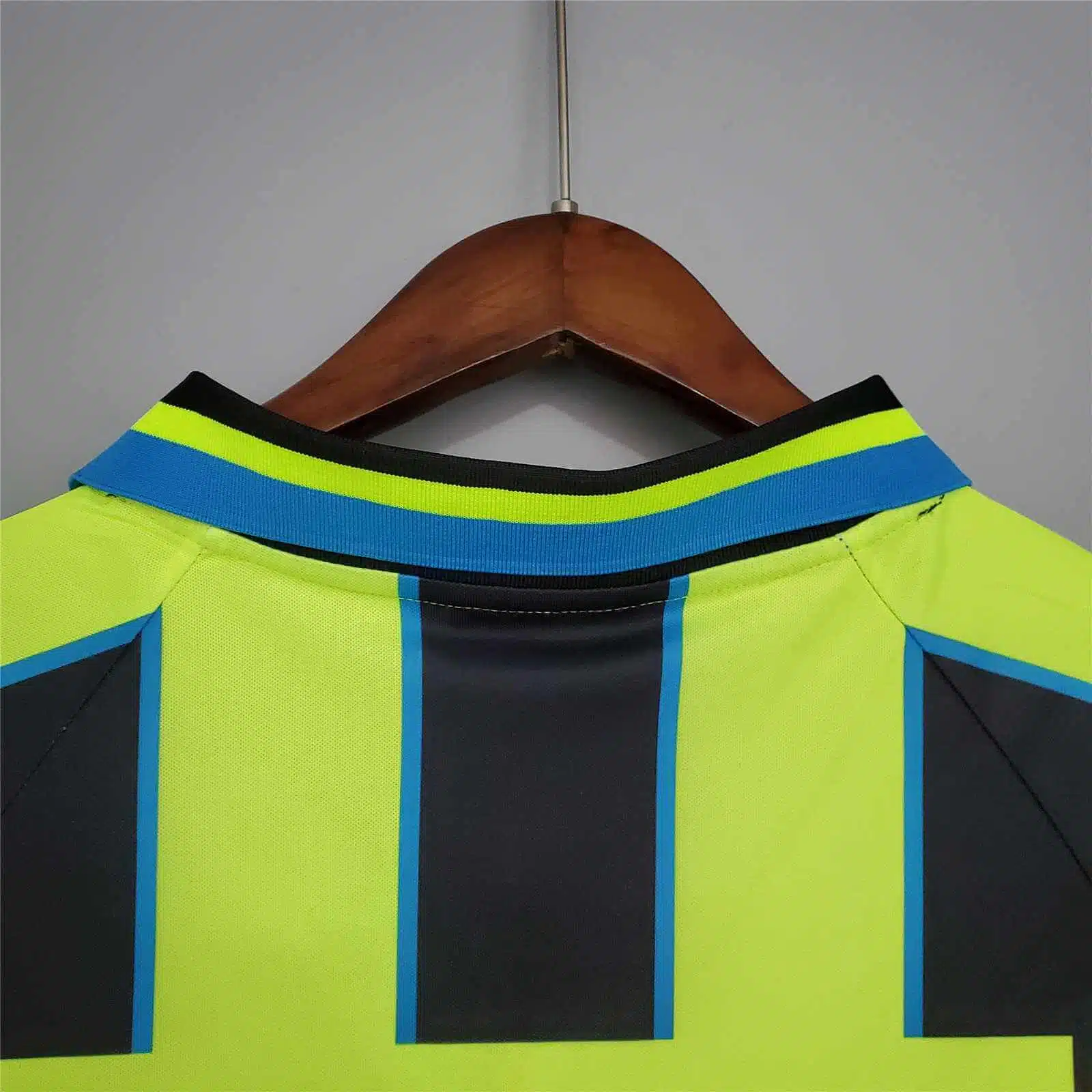 The Retro Kit | Manchester City 1998/1999 Away Kit
