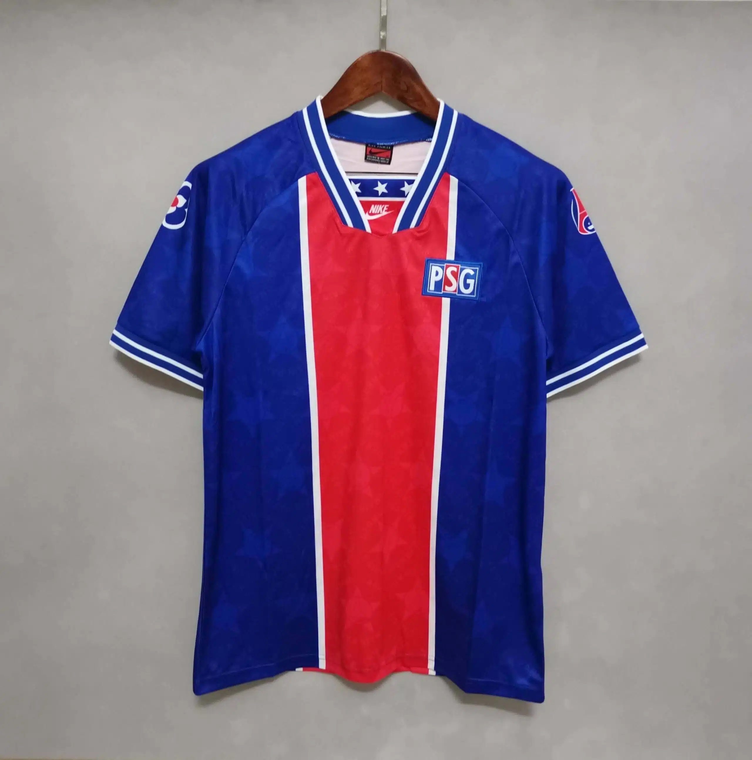 The Retro Kit | Paris Saint-Germain (PSG) 1994/95 Home kit