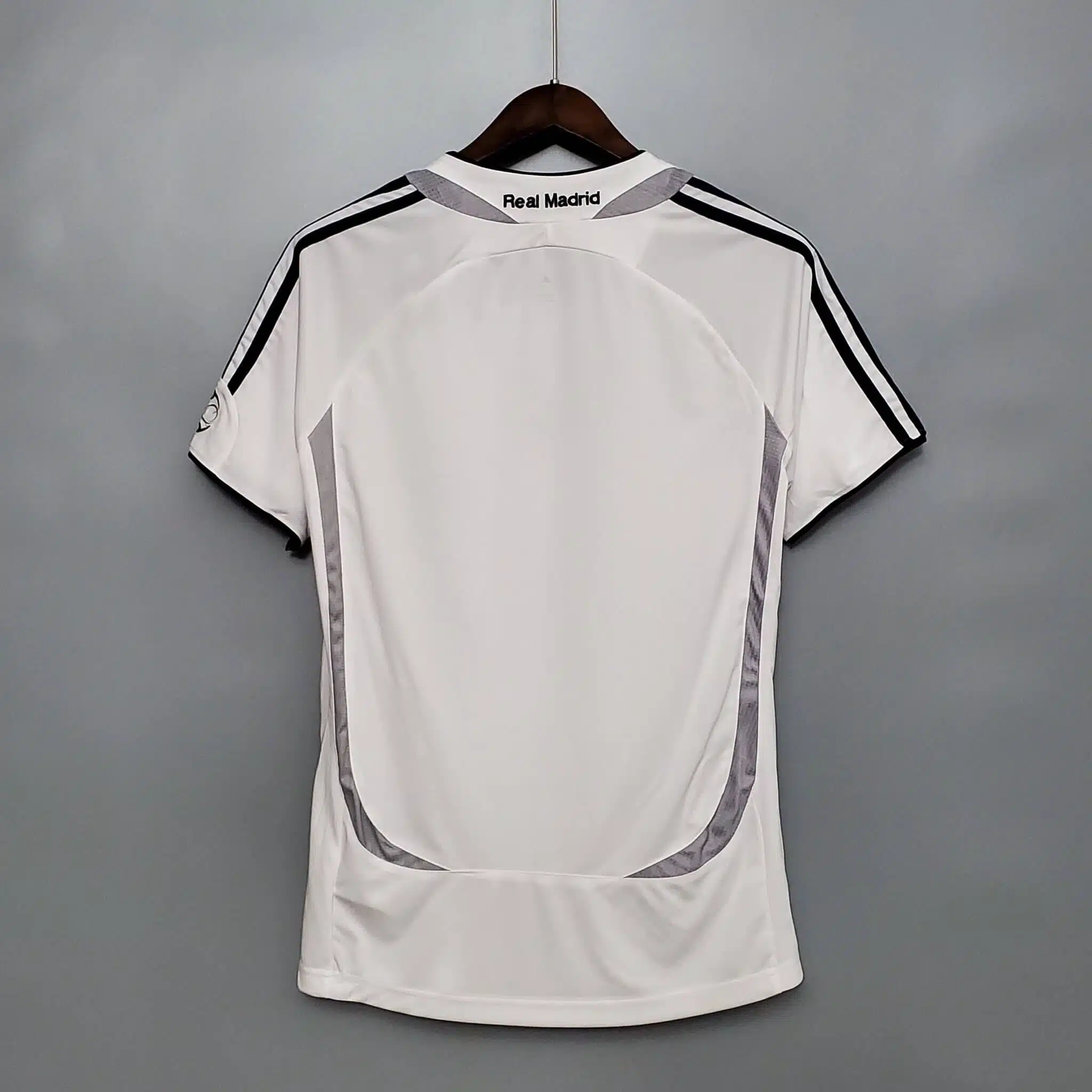 The Retro Kit | Real Madrid 2006/2007 Home Kit