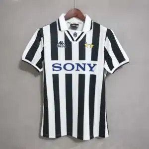 Juventus 1995/1997 Home Kit