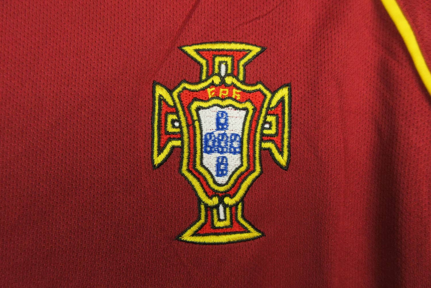 The Retro Kits | Portugal - 2002 Home Kit