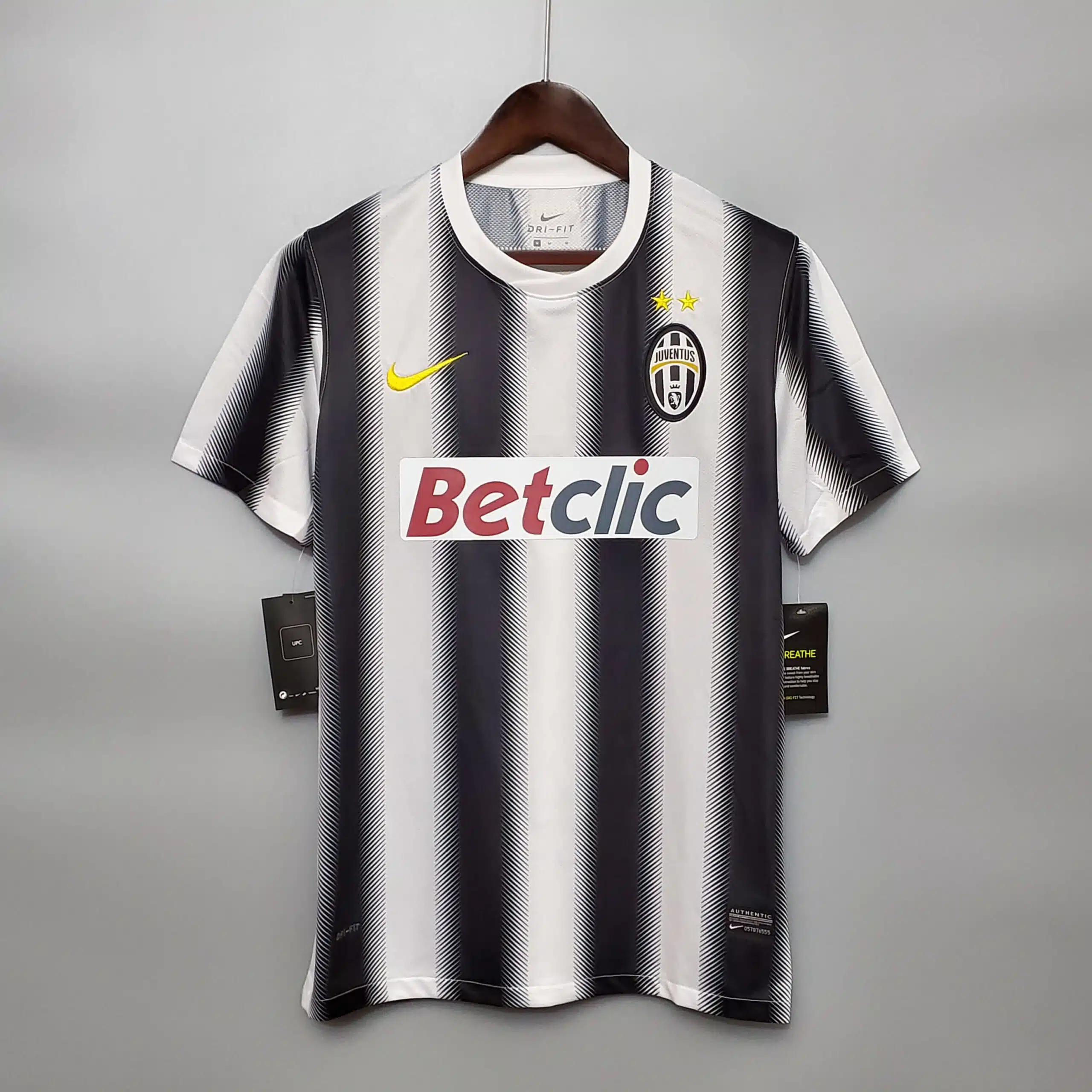 Juventus FC 2010/2011 Home Kit