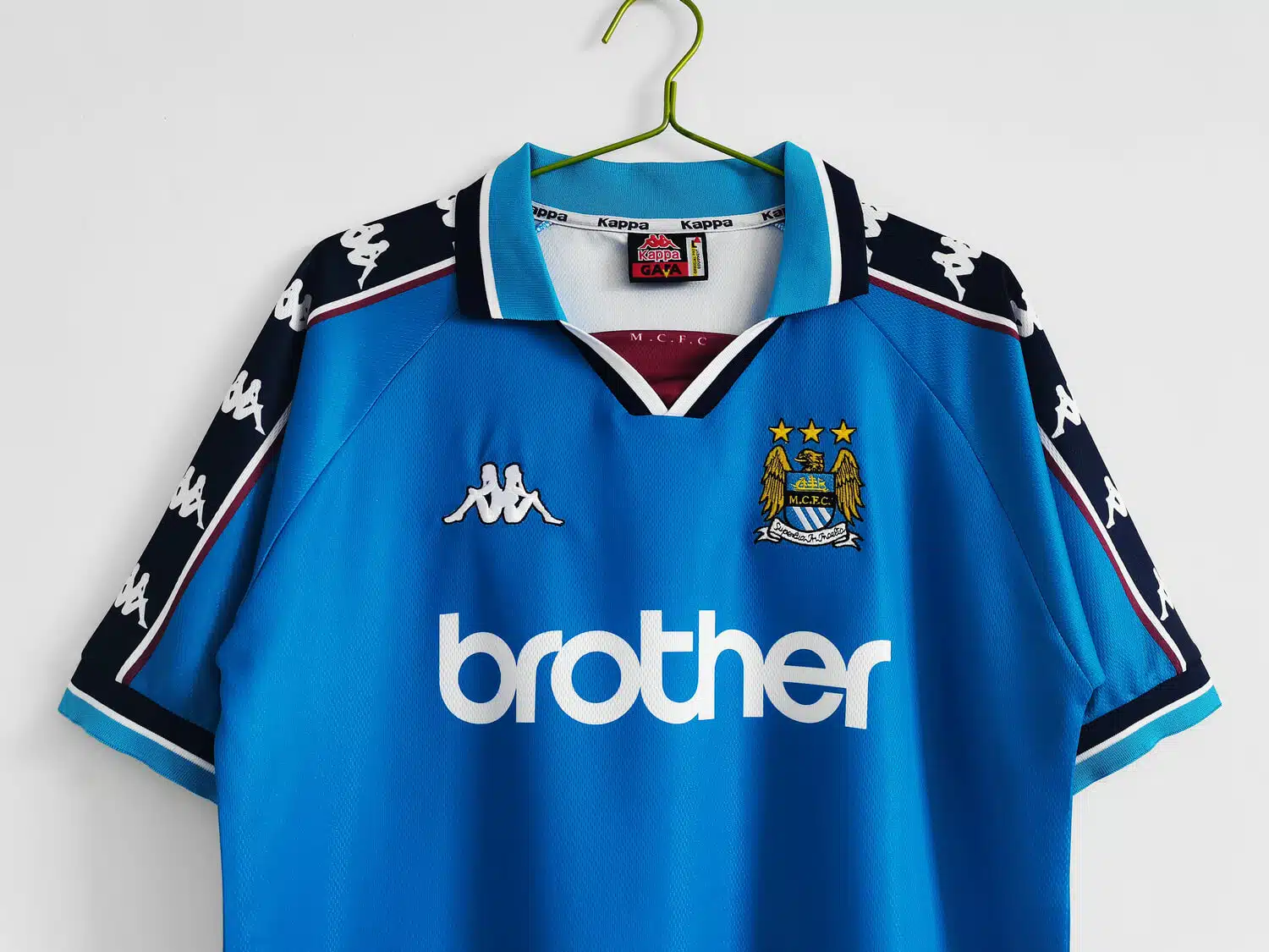 The Retro Kit | Manchester City 1997/1999 Home Kit