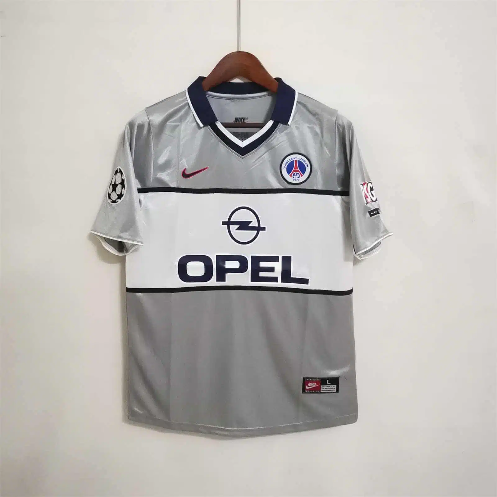 The Retro Kit | Paris Saint-Germain (PSG) 1999/2001 Away Kit