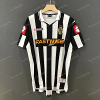 Juventus 2001/2002 Home Kit